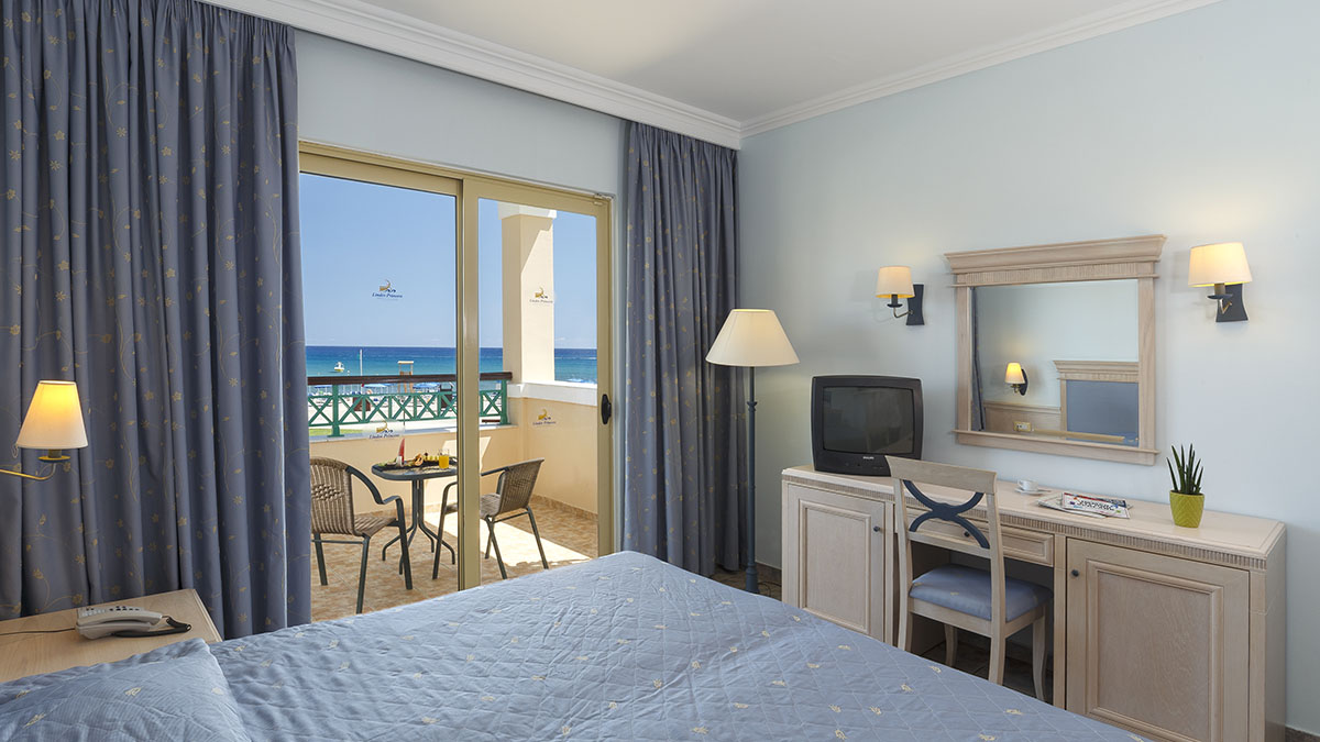 Family Room Beach Front